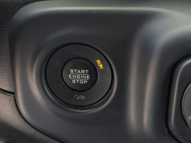 Used 2020 Jeep Wrangler Unlimited Sahara image 14