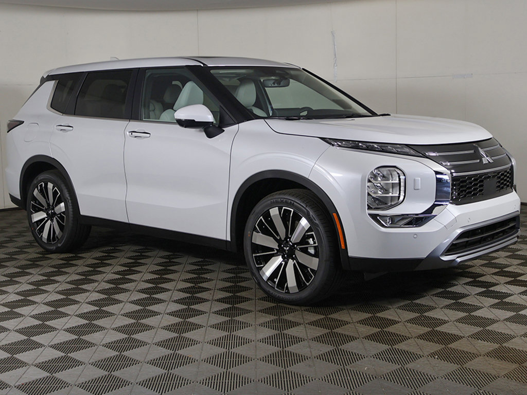 New 2026 Mitsubishi Outlander SE AWD/4WD image 2