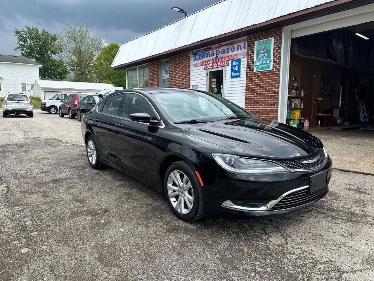 Used 2017 Chrysler 200 Limited Platinum FWD image 3