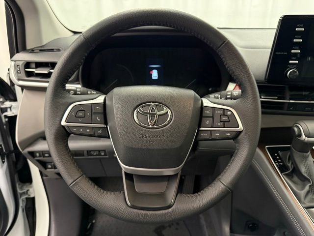 Certified 2023 Toyota Sienna XLE AWD/4WD image 13