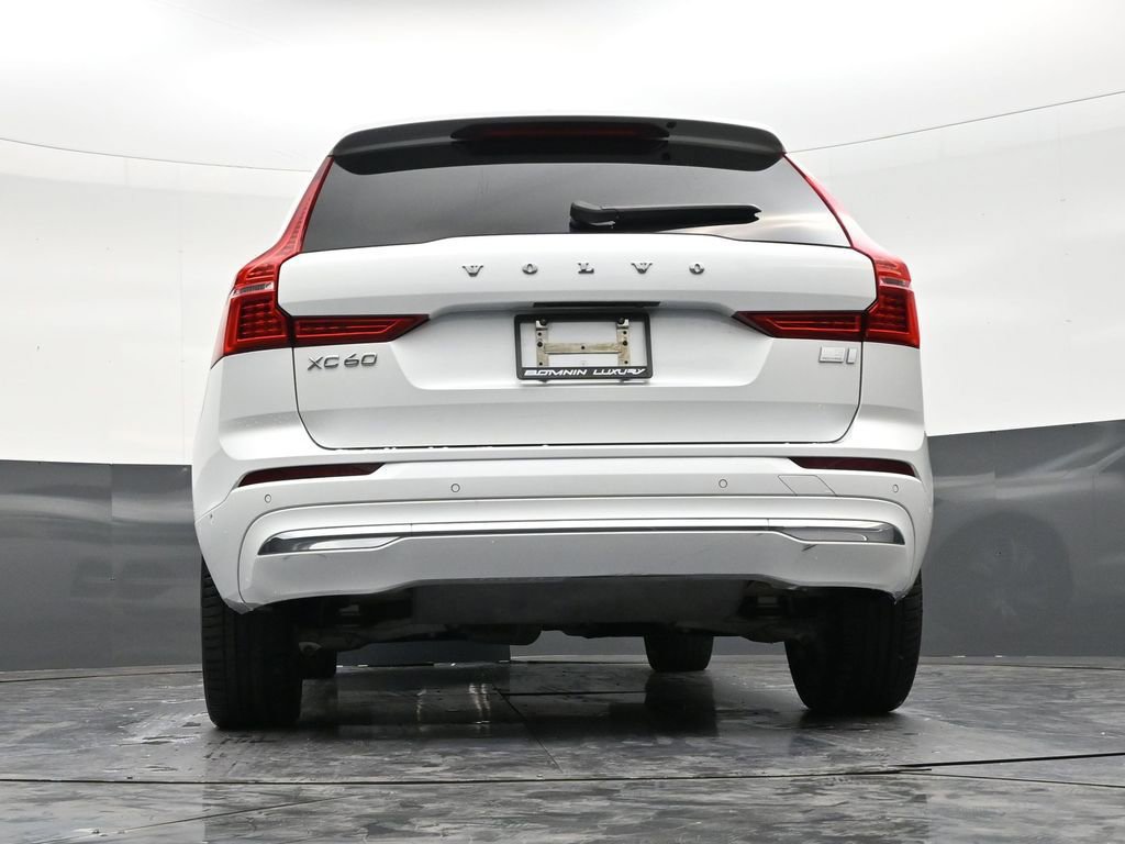 Used 2023 Volvo XC60 T8 Plus image 23