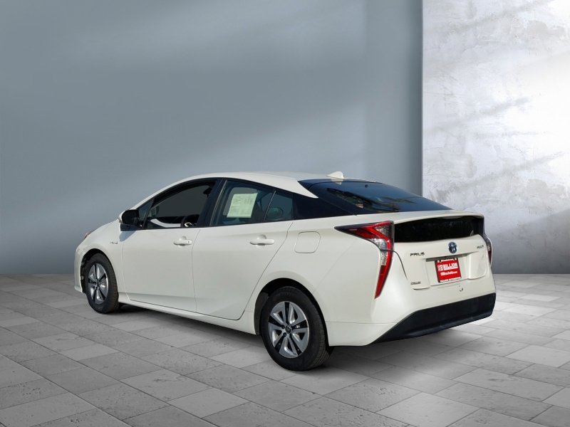 Used 2017 Toyota Prius Three image 4