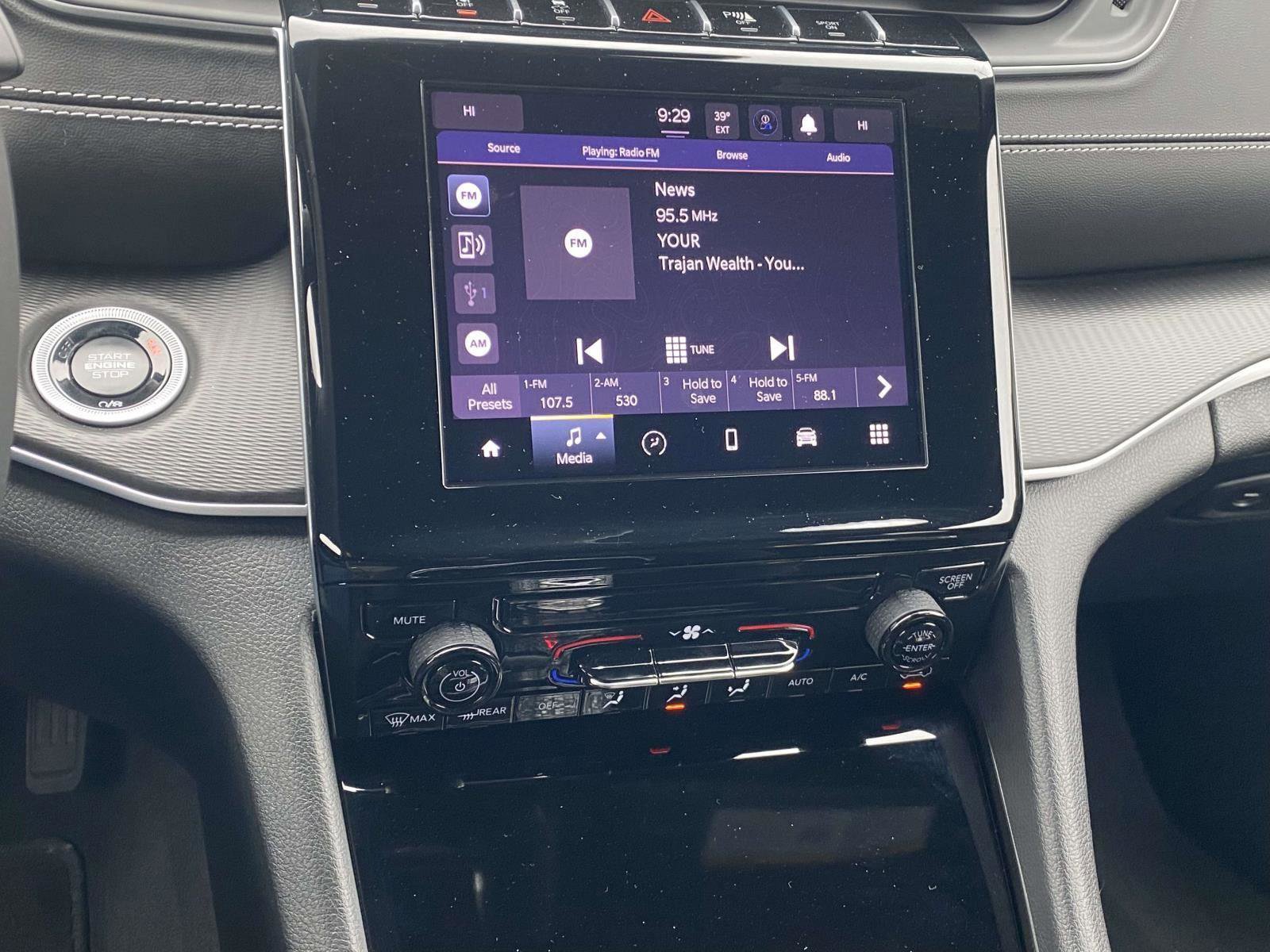 Certified 2024 Jeep Grand Cherokee Laredo image 10