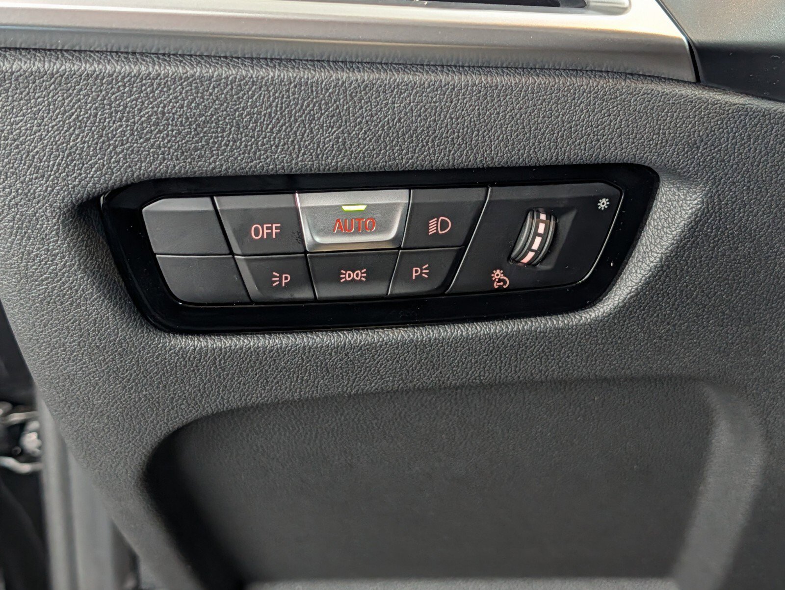 New 2026 BMW 330i xDrive Sedan w/ Premium Package image 17