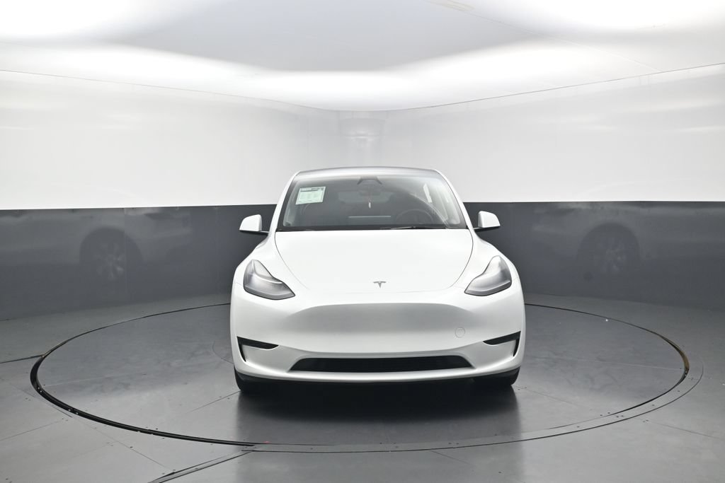 Used 2024 Tesla Model Y 2WD image 39