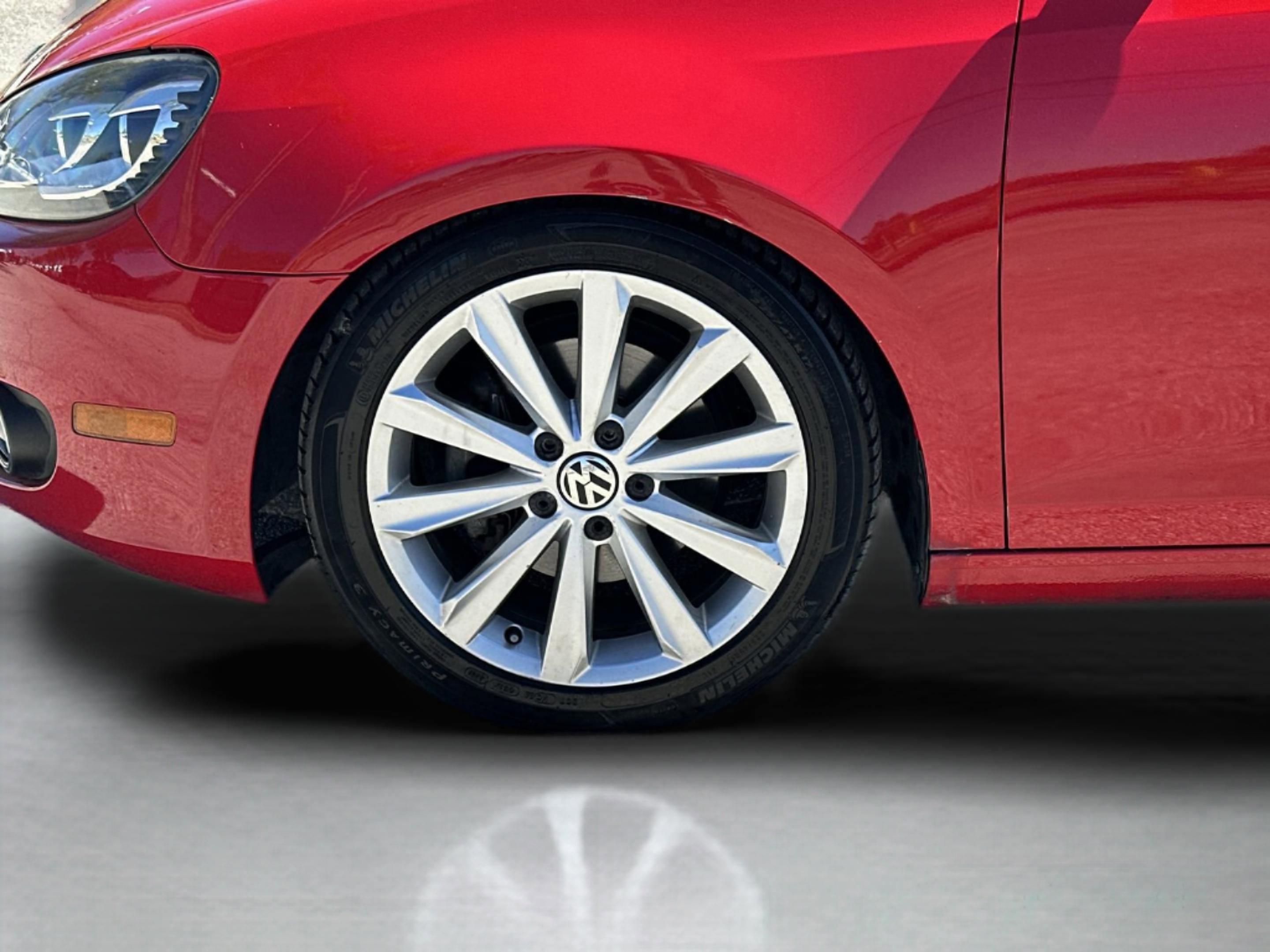 Used 2013 Volkswagen Golf TDI image 26