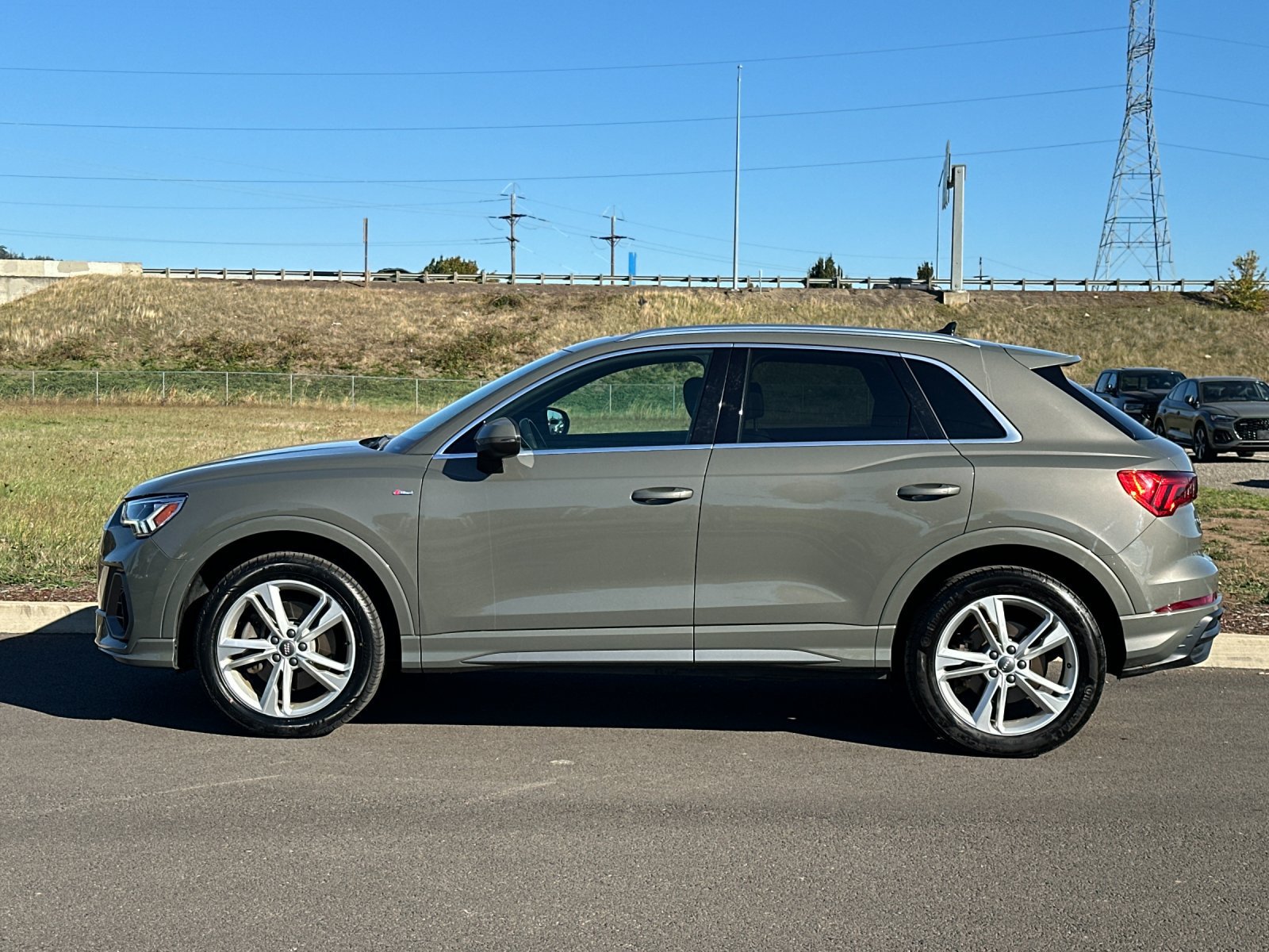 Used 2019 Audi Q3 2.0T Premium Plus AWD/4WD image 6