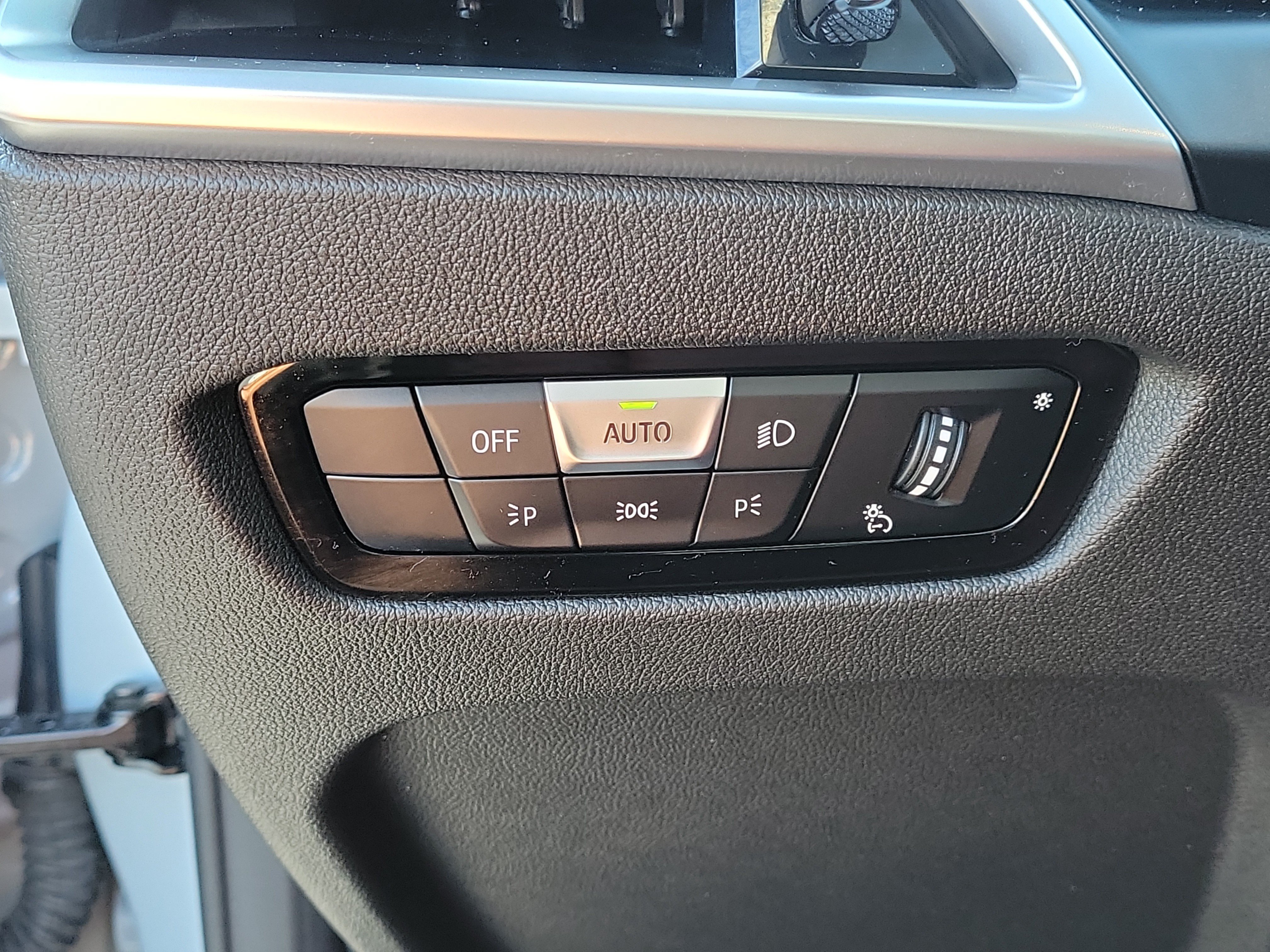 Used 2025 BMW 230i Coupe w/ M Sport Package RWD image 29