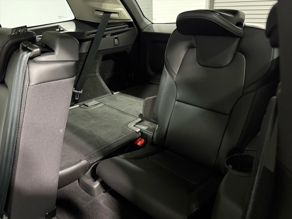 Used 2022 Volvo XC90 T5 Momentum image 15