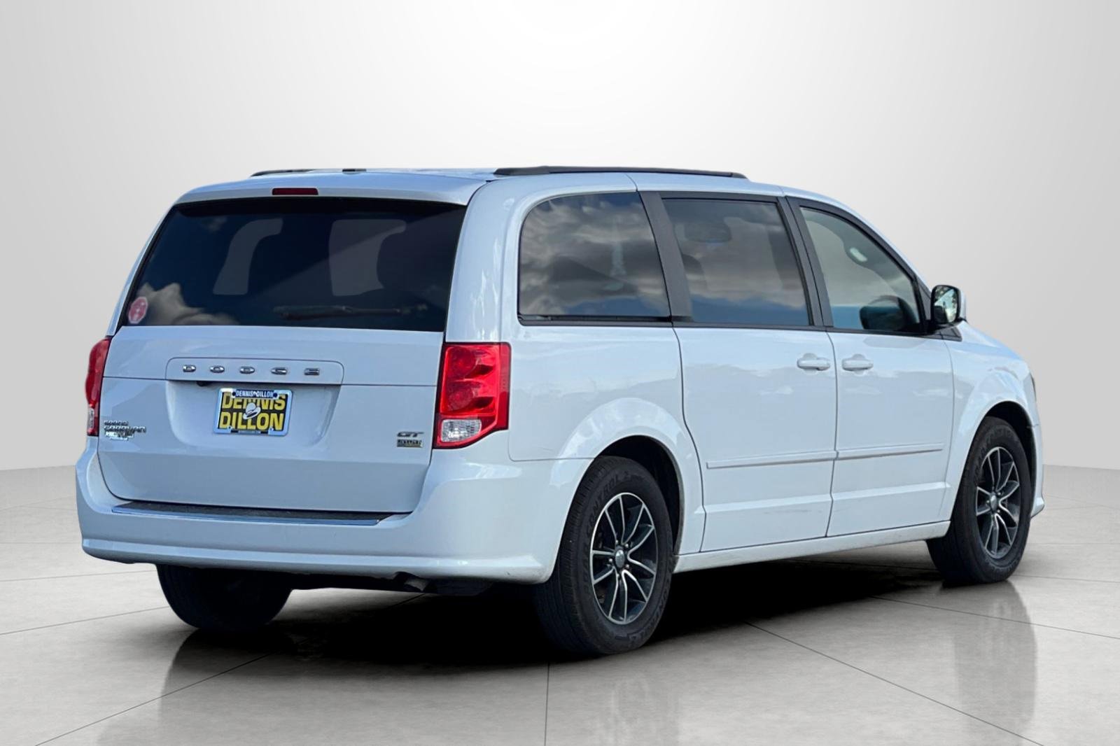 Used 2017 Dodge Grand Caravan GT image 4