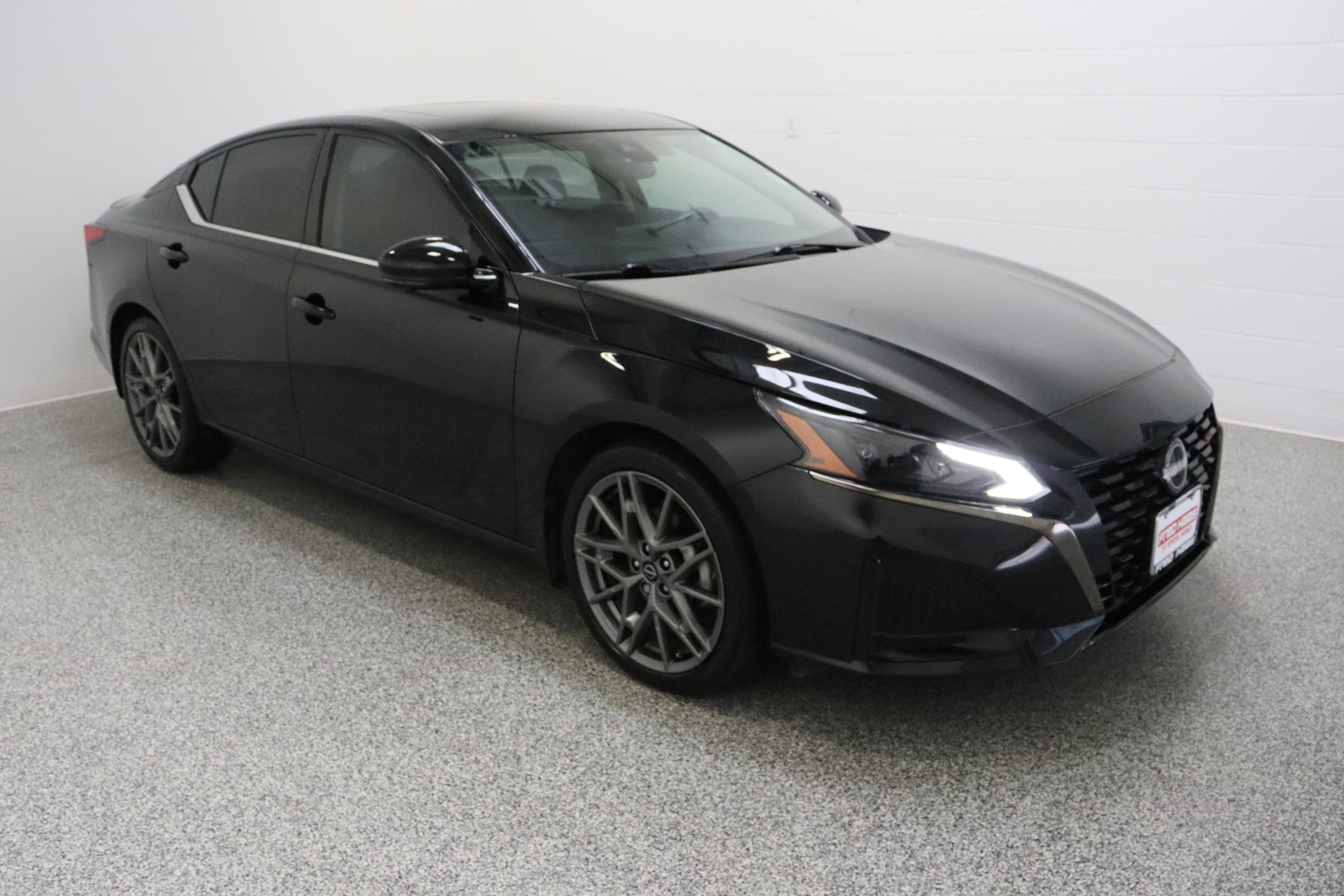 Used 2024 Nissan Altima 2.0 SR image 4