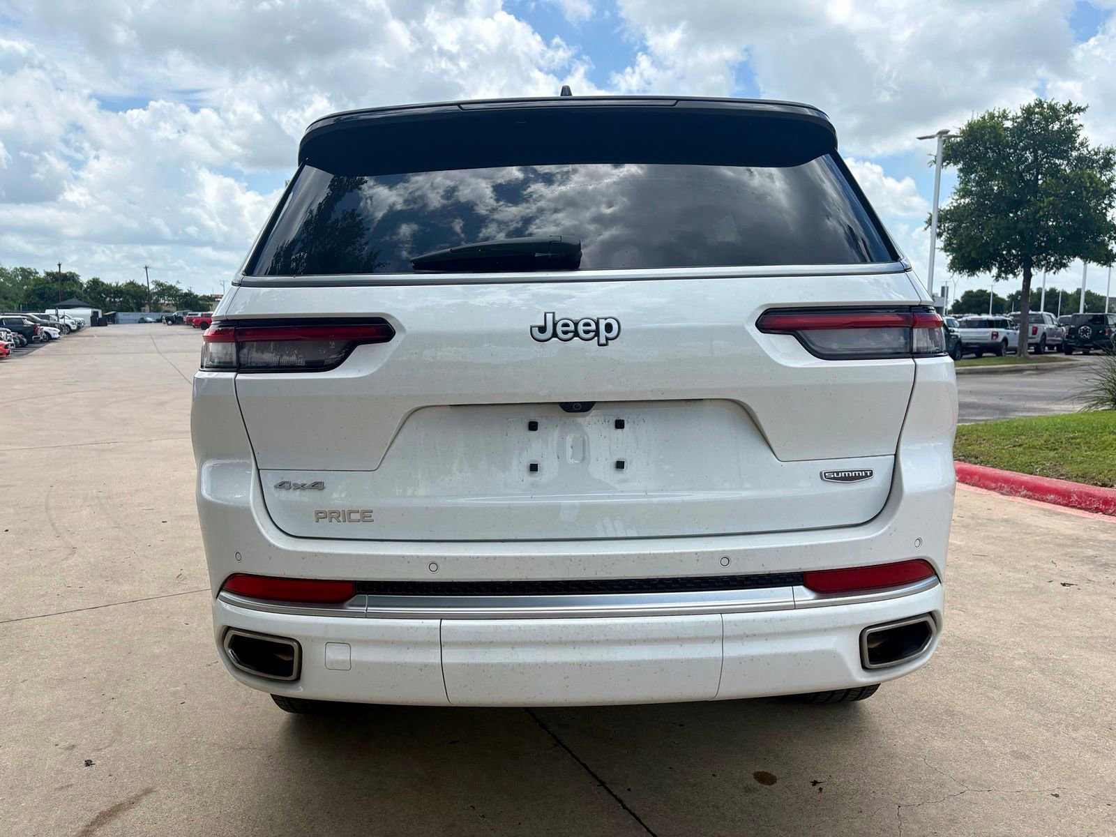 Used 2025 Jeep Grand Cherokee L Summit AWD/4WD image 4
