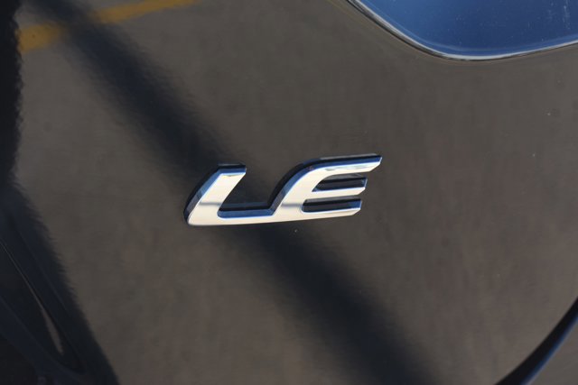 Used 2025 Toyota Corolla LE image 8