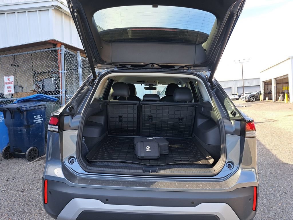 New 2026 Volkswagen Tiguan SE image 17