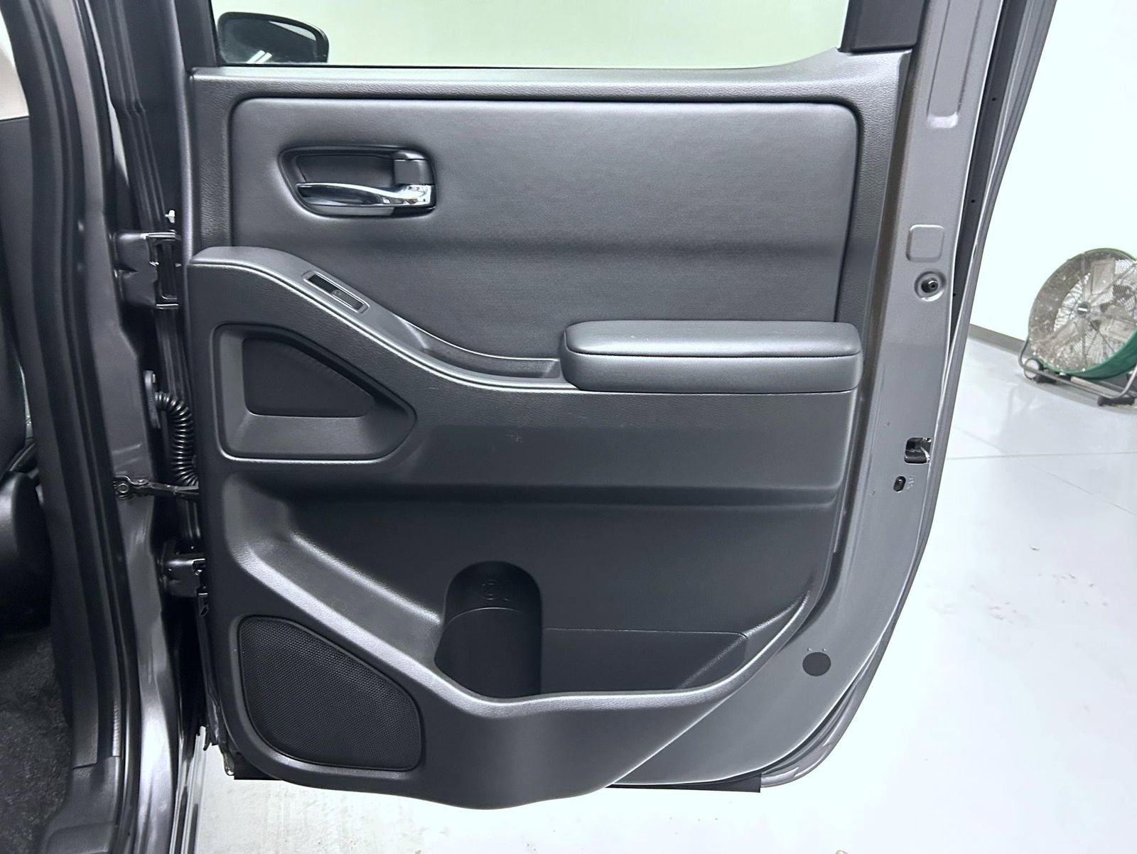 Used 2022 Nissan Frontier SV image 17