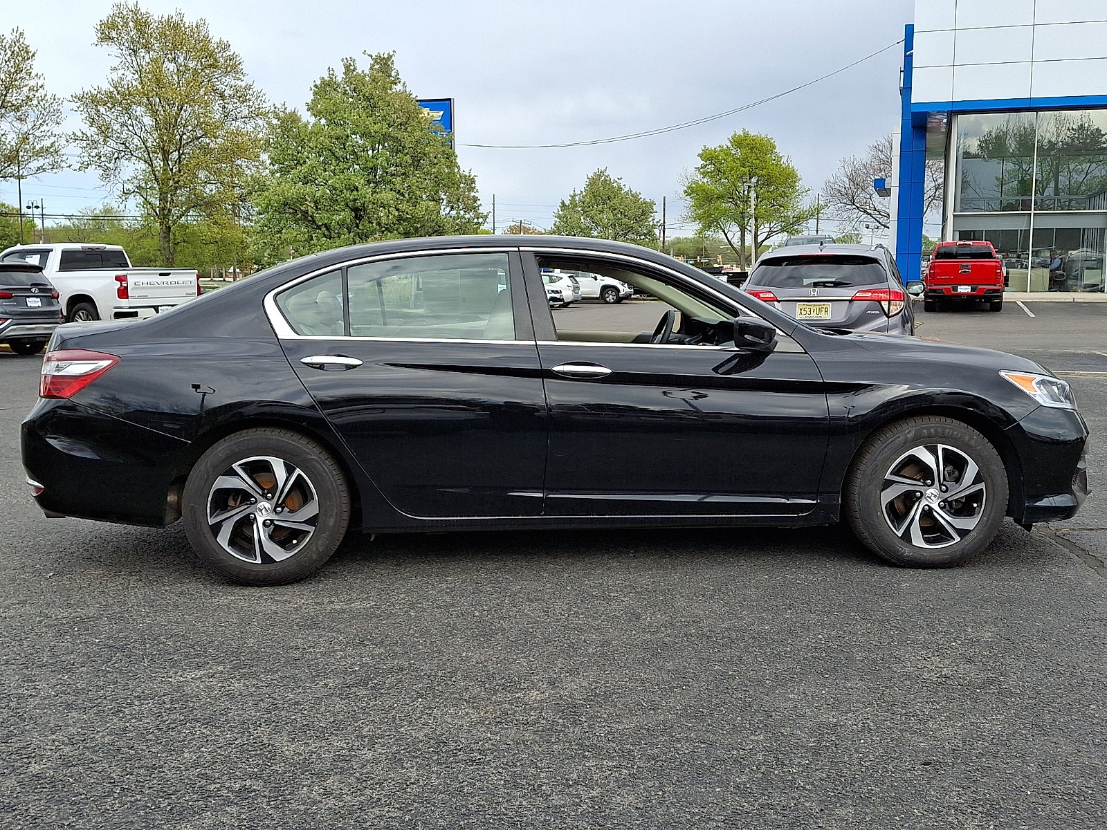 Used 2017 Honda Accord LX image 8