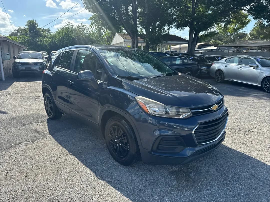 Used 2018 Chevrolet Trax LS FWD image 3