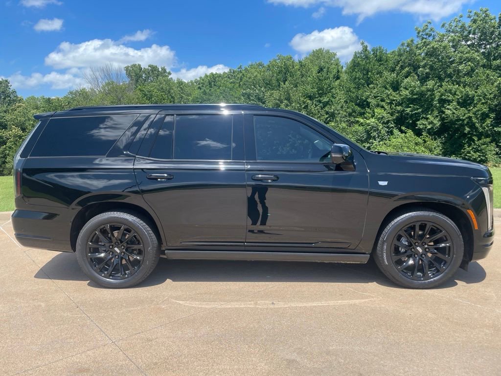 Used 2025 Cadillac Escalade Sport Platinum AWD/4WD image 4