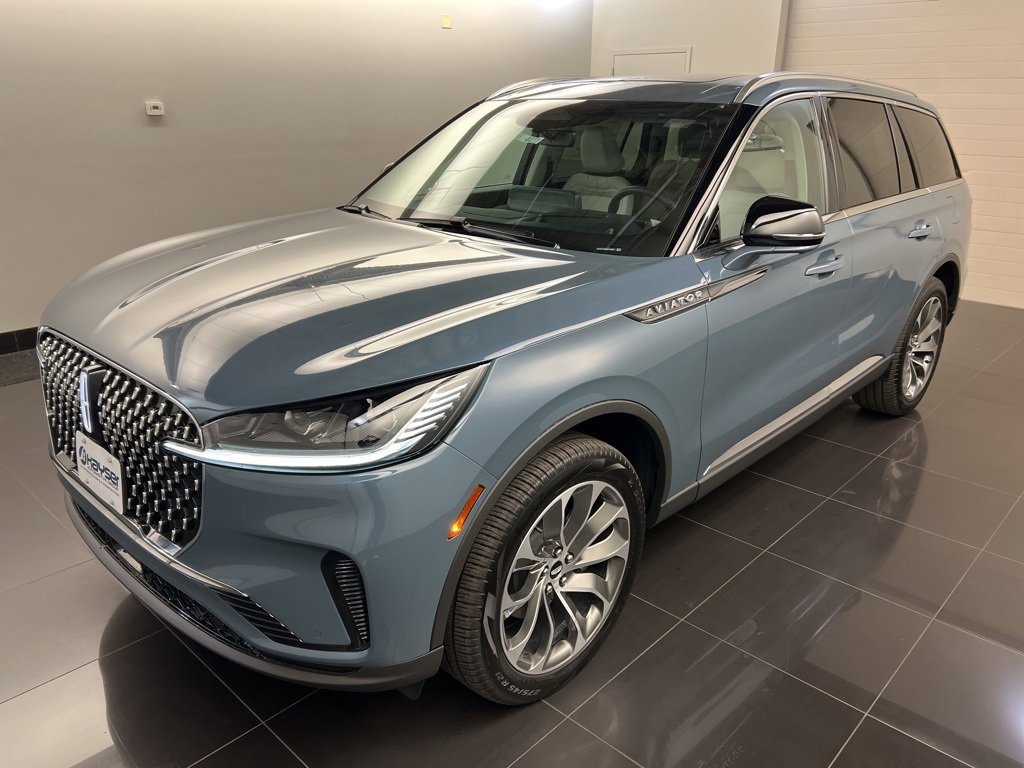 Used 2025 Lincoln Aviator Reserve w/ Illumination Package image 3