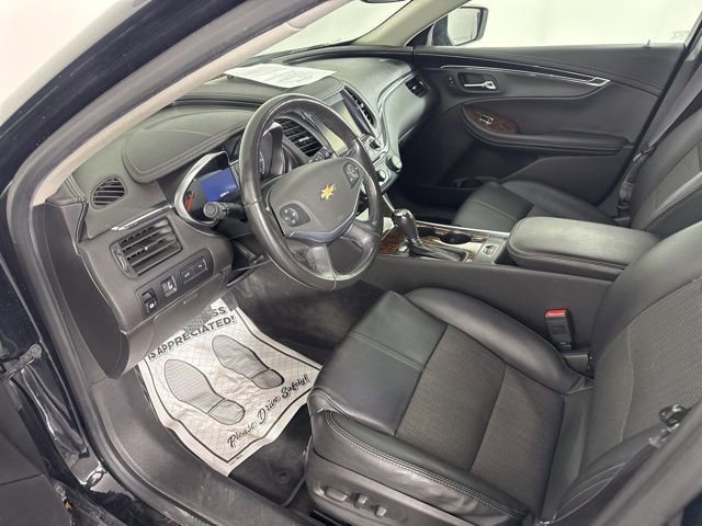 Used 2015 Chevrolet Impala LT w/ Convenience Package image 24