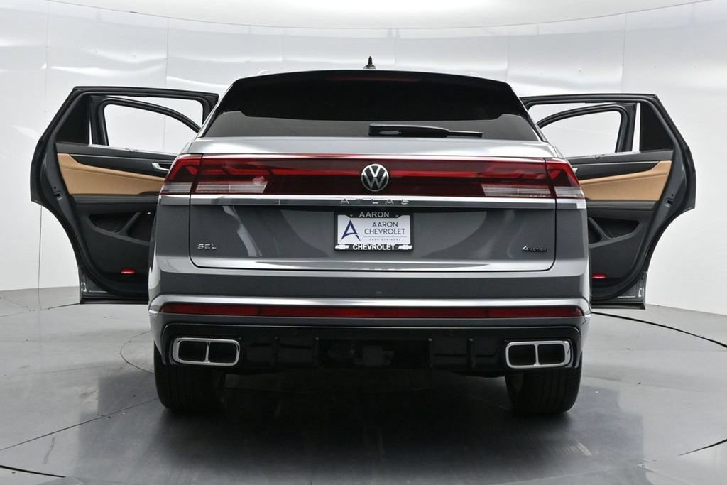 Used 2024 Volkswagen Atlas Cross Sport SEL R-Line AWD/4WD image 55