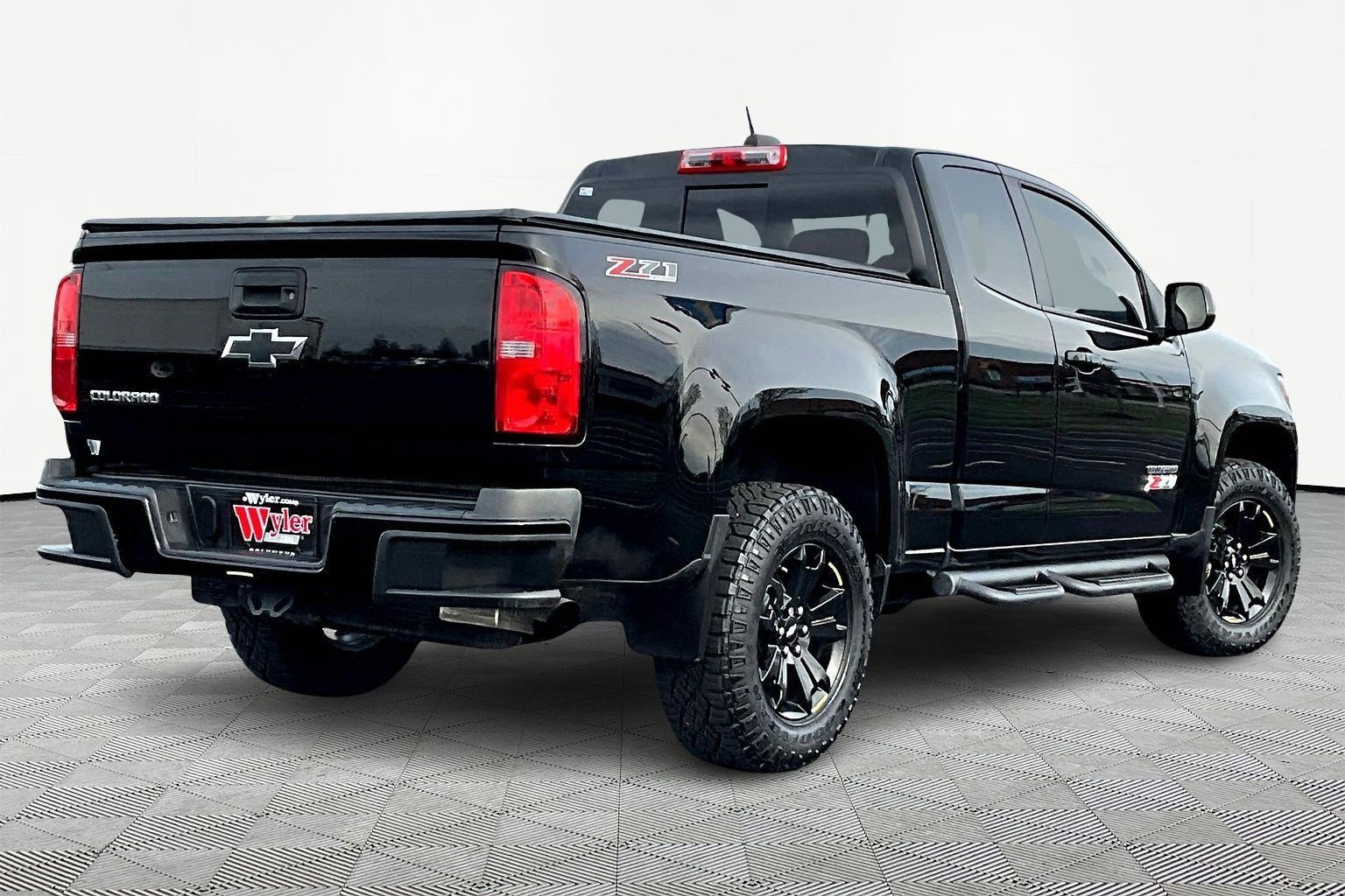 Used 2016 Chevrolet Colorado Z71 w/ Z71 Midnight Edition image 7