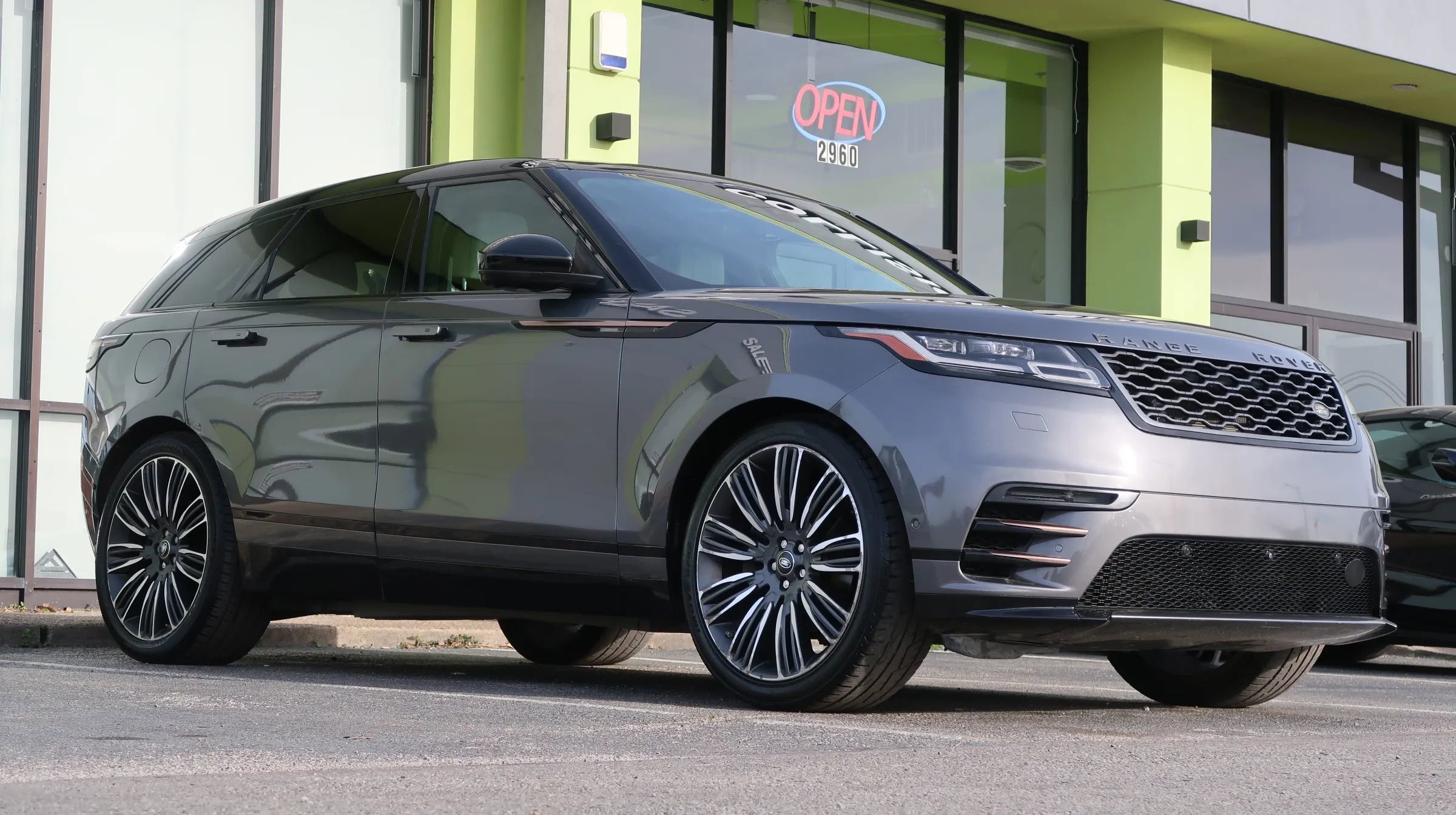 Used 2018 Land Rover Range Rover Velar image 6