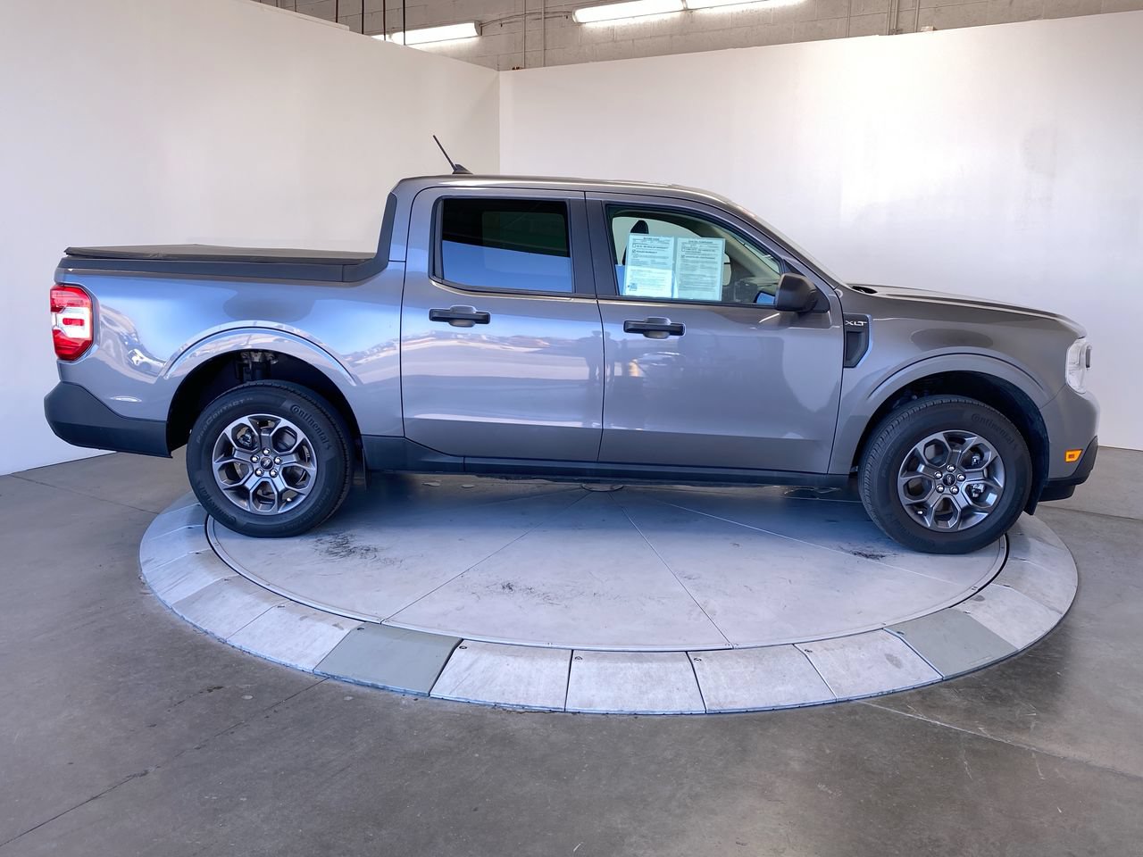 Used 2023 Ford Maverick XLT FWD image 6