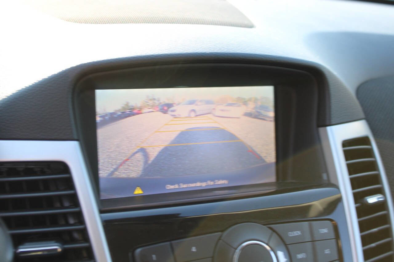 Used 2016 Chevrolet Cruze LT FWD image 16