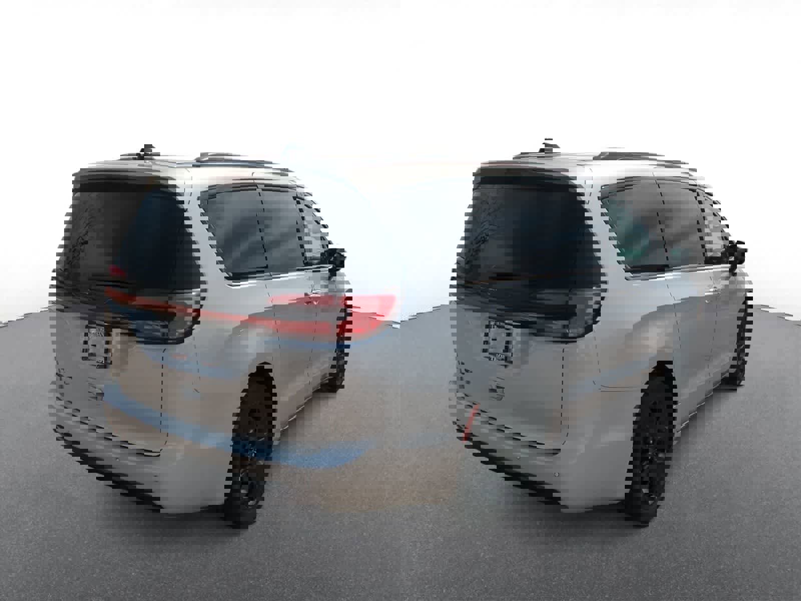 Certified 2024 Chrysler Pacifica Touring-L w/ S Appearance Package image 8