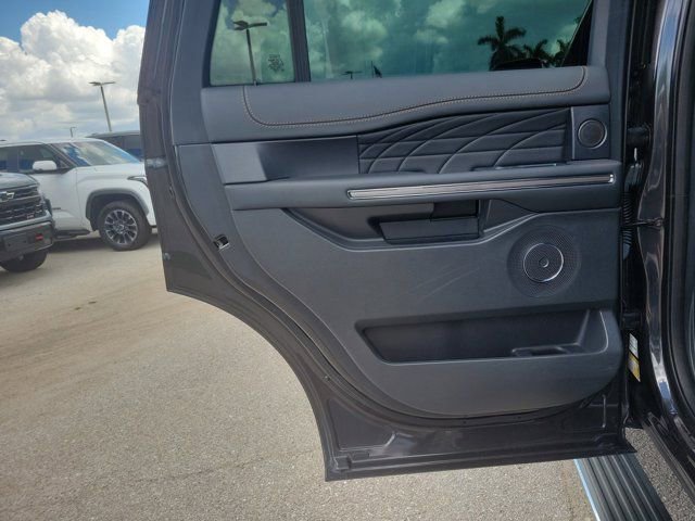 Certified 2023 Ford Expedition Platinum AWD/4WD image 18