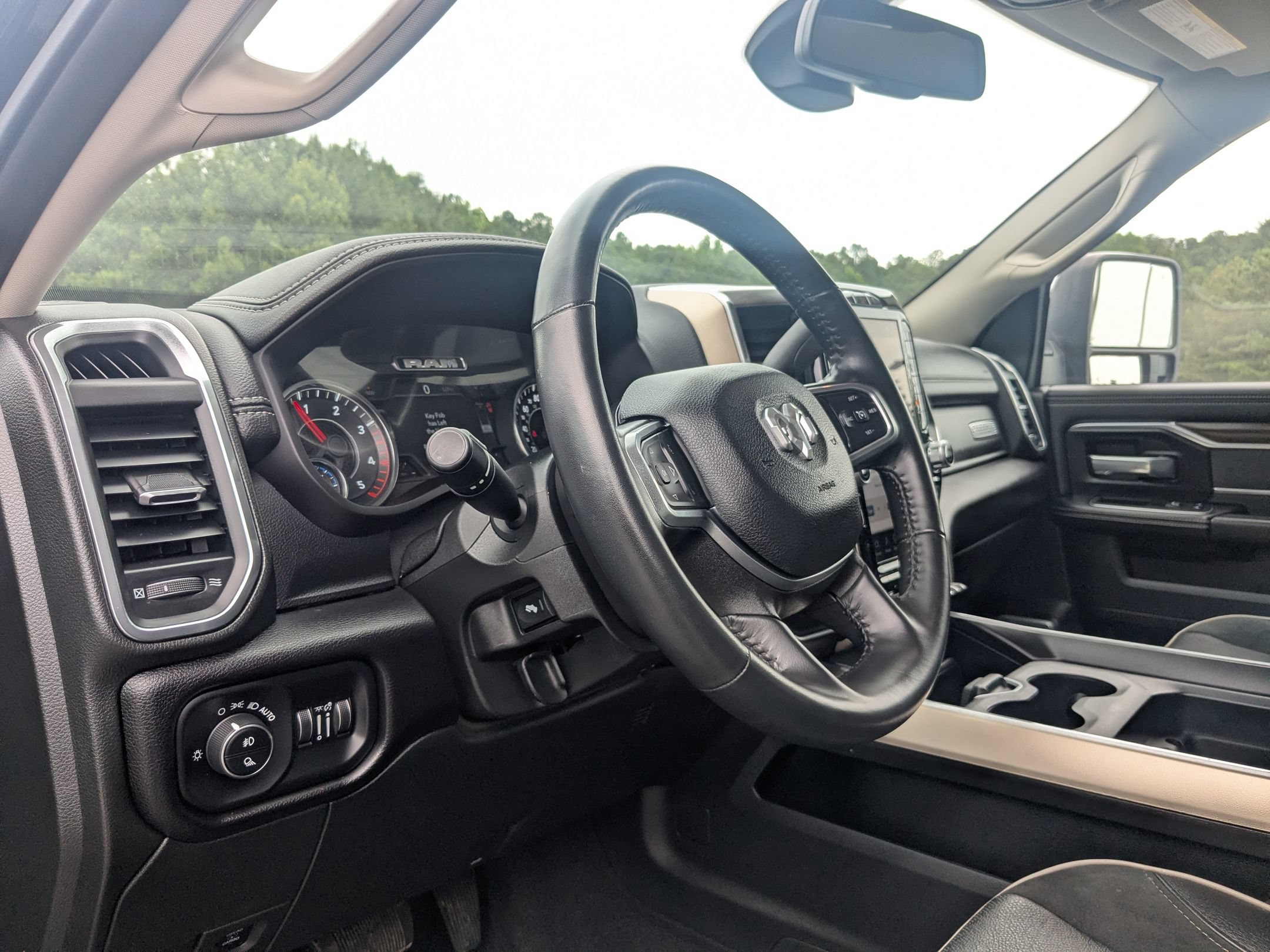 Used 2023 RAM 2500 Laramie AWD/4WD image 13