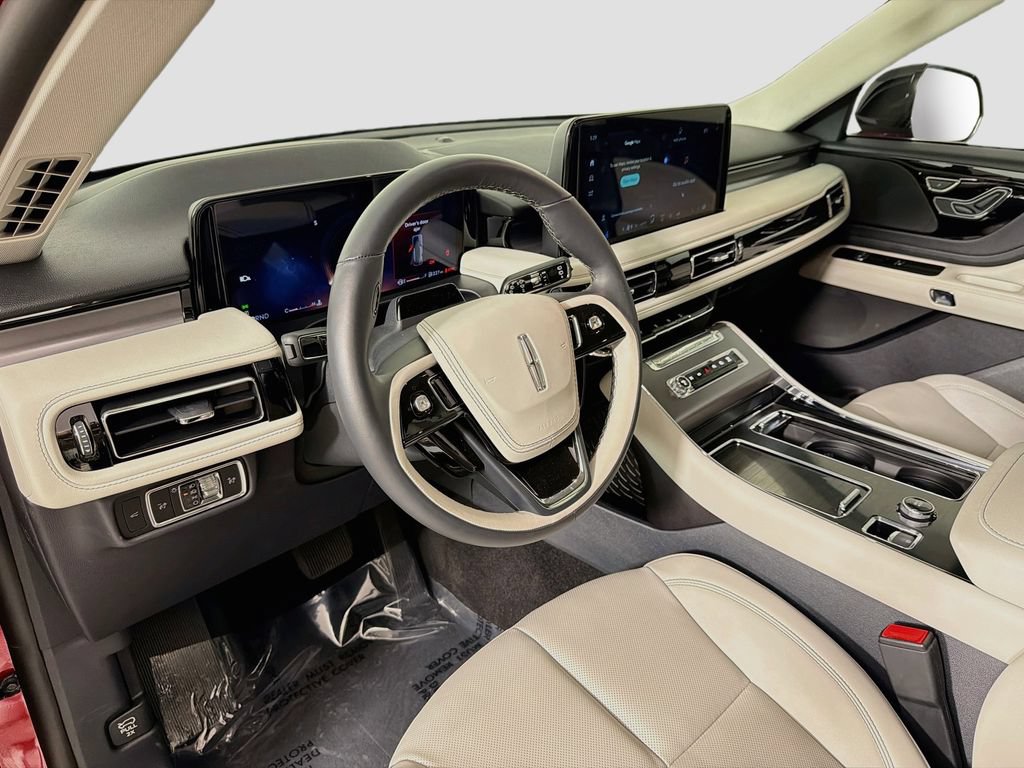 Used 2026 Lincoln Aviator 2WD image 9