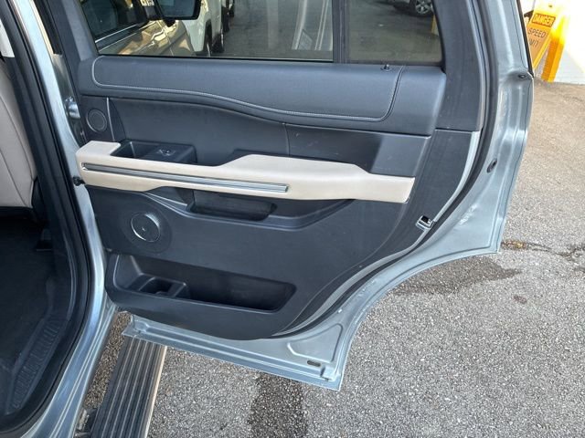 Used 2023 Ford Expedition Limited image 24