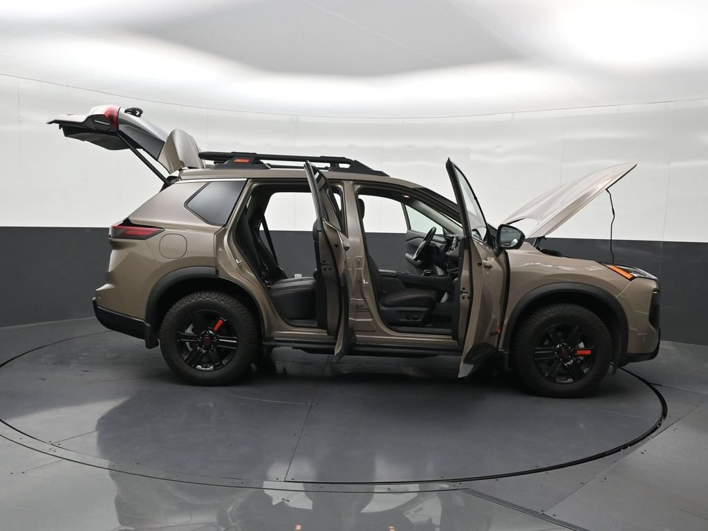 Used 2025 Nissan Rogue SV w/ Rock Creek Premium Package AWD/4WD image 33