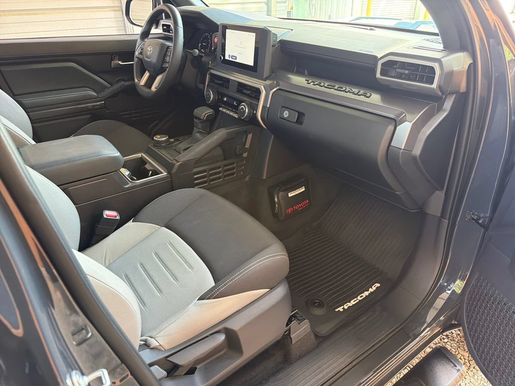 Used 2025 Toyota Tacoma TRD Sport AWD/4WD image 25