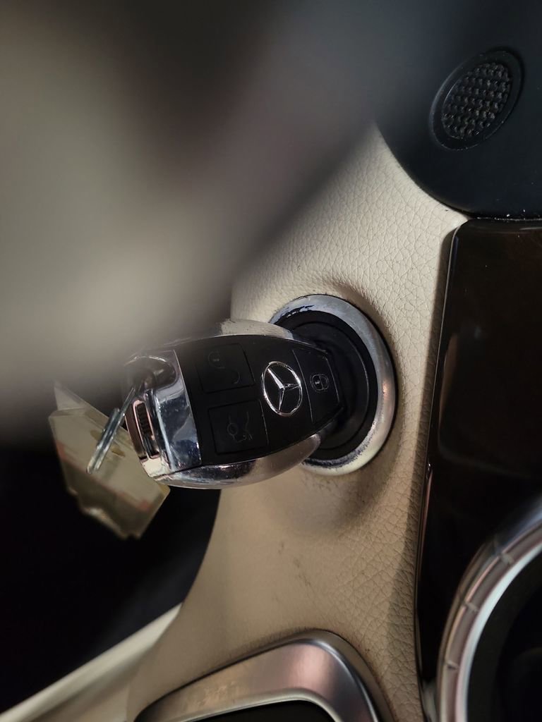 Used 2018 Mercedes-Benz CLA 250 image 17