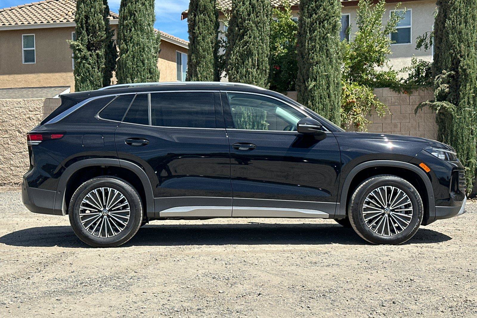New 2026 Volkswagen Tiguan S AWD/4WD image 3