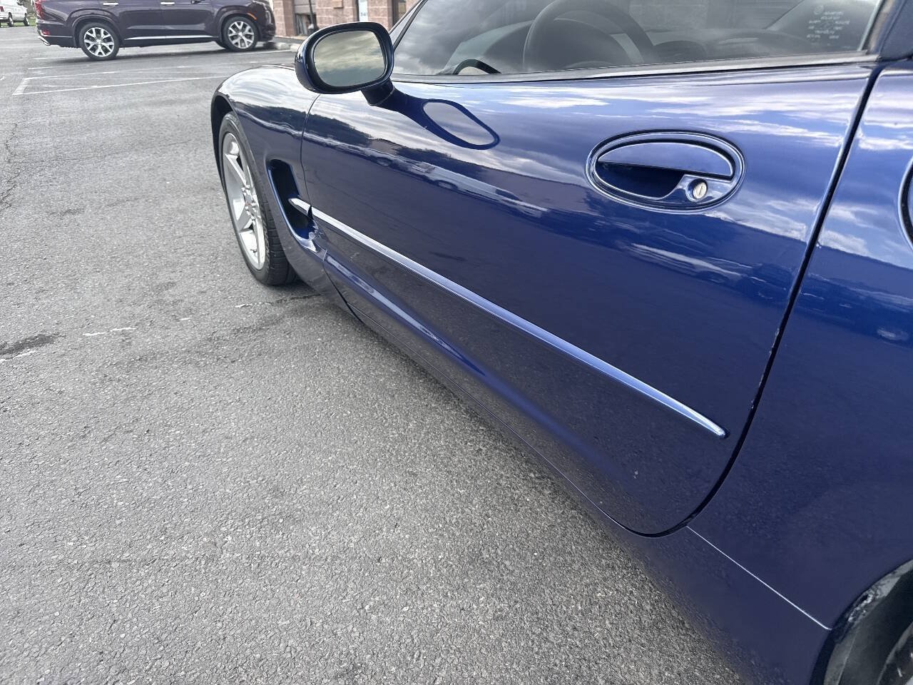 Used 2004 Chevrolet Corvette Convertible w/ Preferred Equipment Group RWD image 26