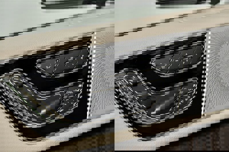 Used 2019 Lincoln Navigator Reserve image 15