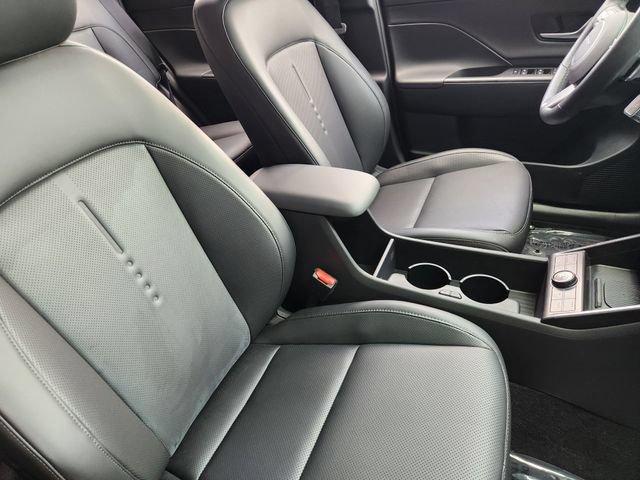 Certified 2025 Hyundai Kona Limited AWD/4WD image 9