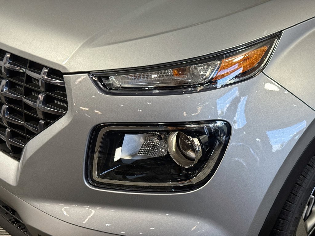 New 2026 Hyundai Venue SEL FWD image 3