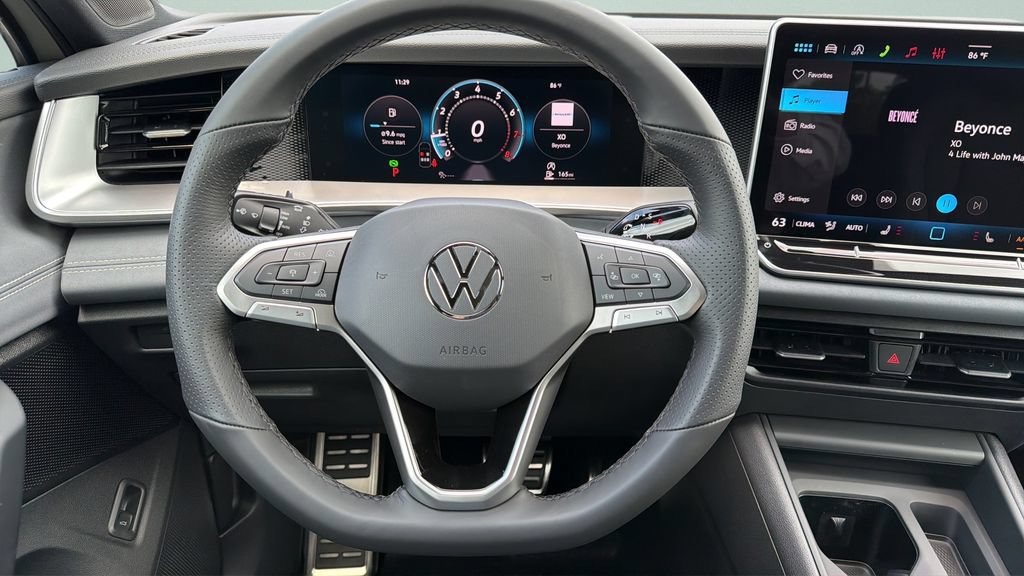 New 2026 Volkswagen Tiguan SE R-Line FWD image 11