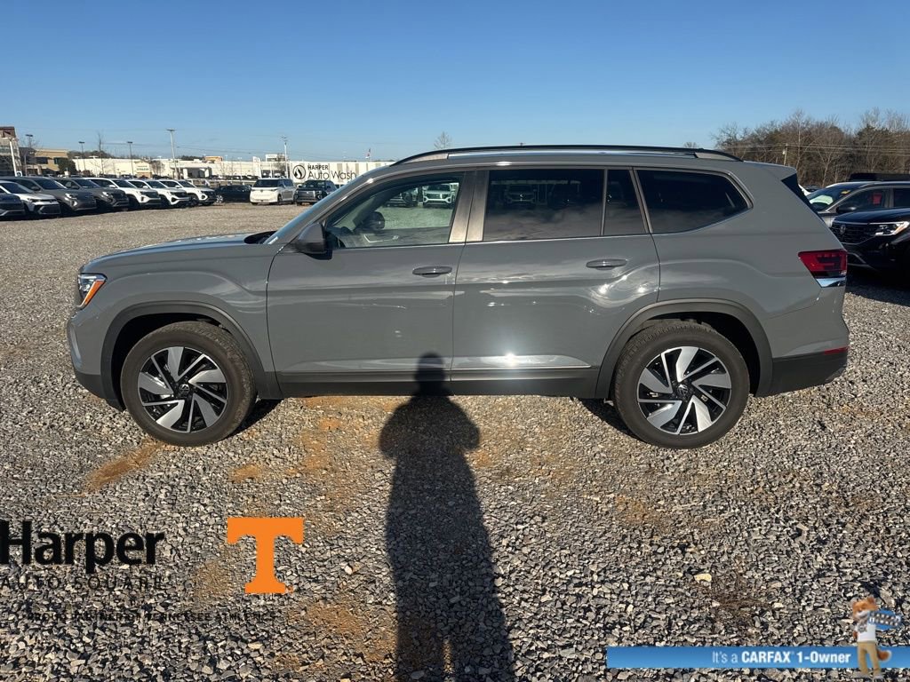 Used 2025 Volkswagen Atlas SE image 2