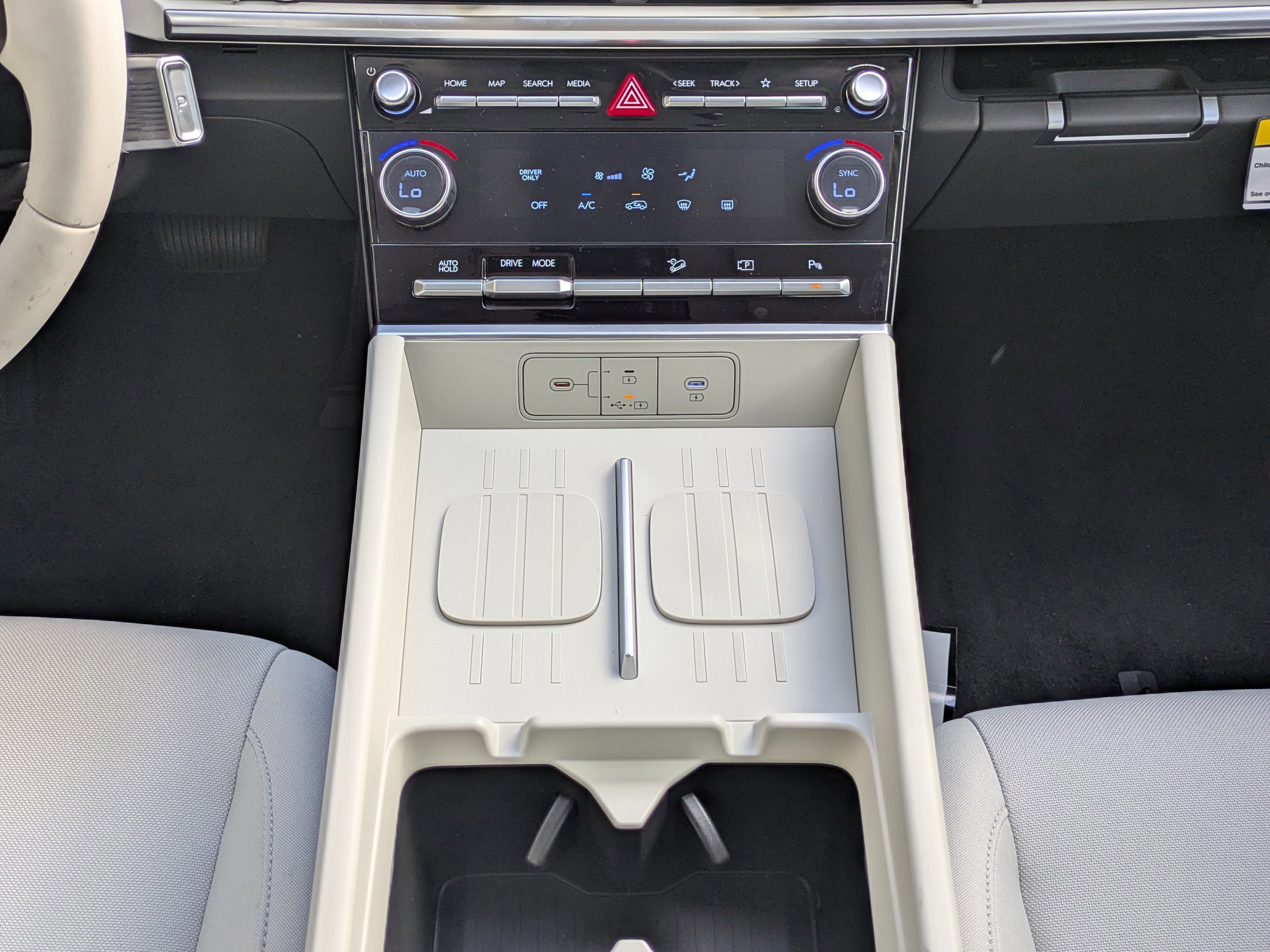 New 2026 Hyundai Santa Fe SE FWD image 19