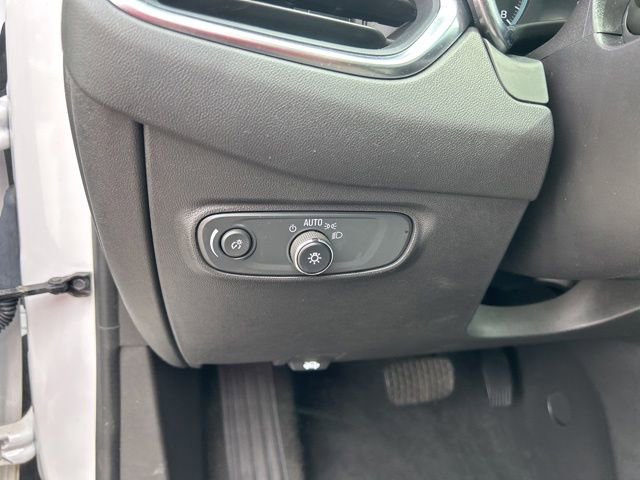 Used 2024 Chevrolet Equinox LS w/ Driver Confidence II Package FWD image 16