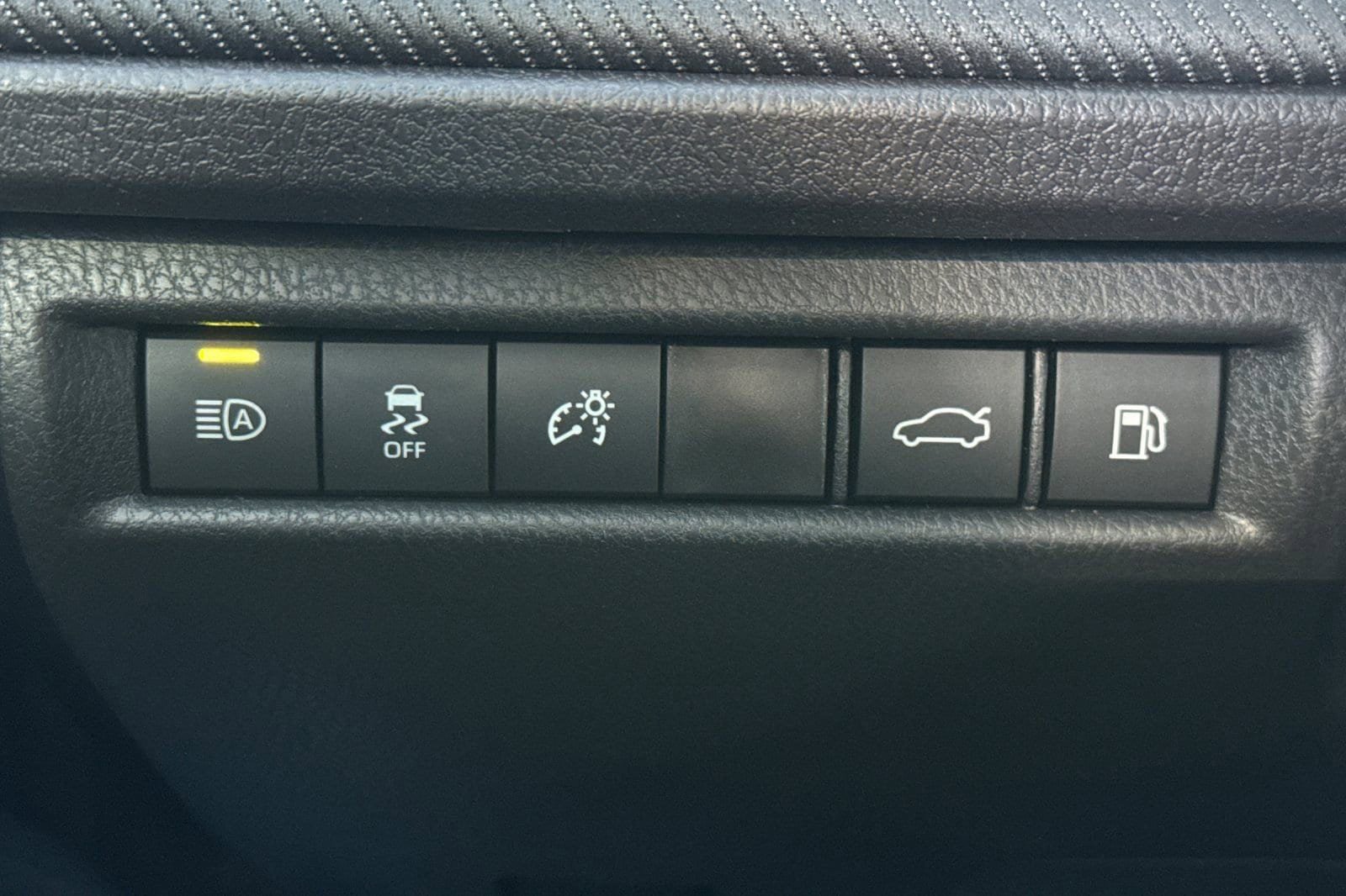 New 2026 Toyota Camry SE FWD image 29