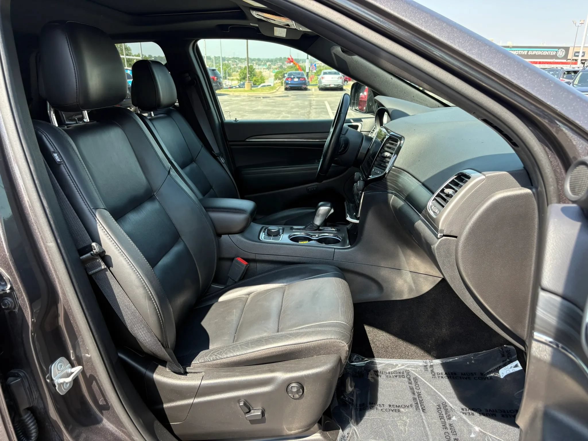 Used 2020 Jeep Grand Cherokee Limited AWD/4WD image 15