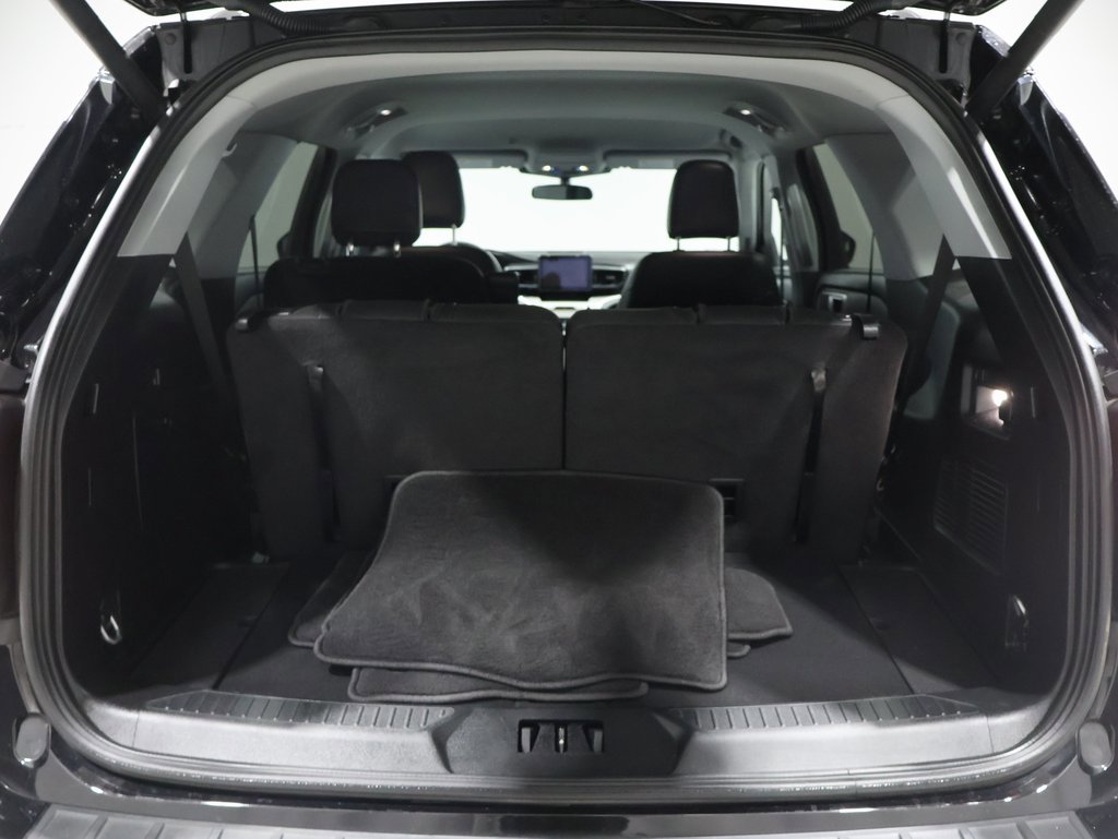 Used 2023 Ford Explorer XLT w/ Equipment Group 202A image 17