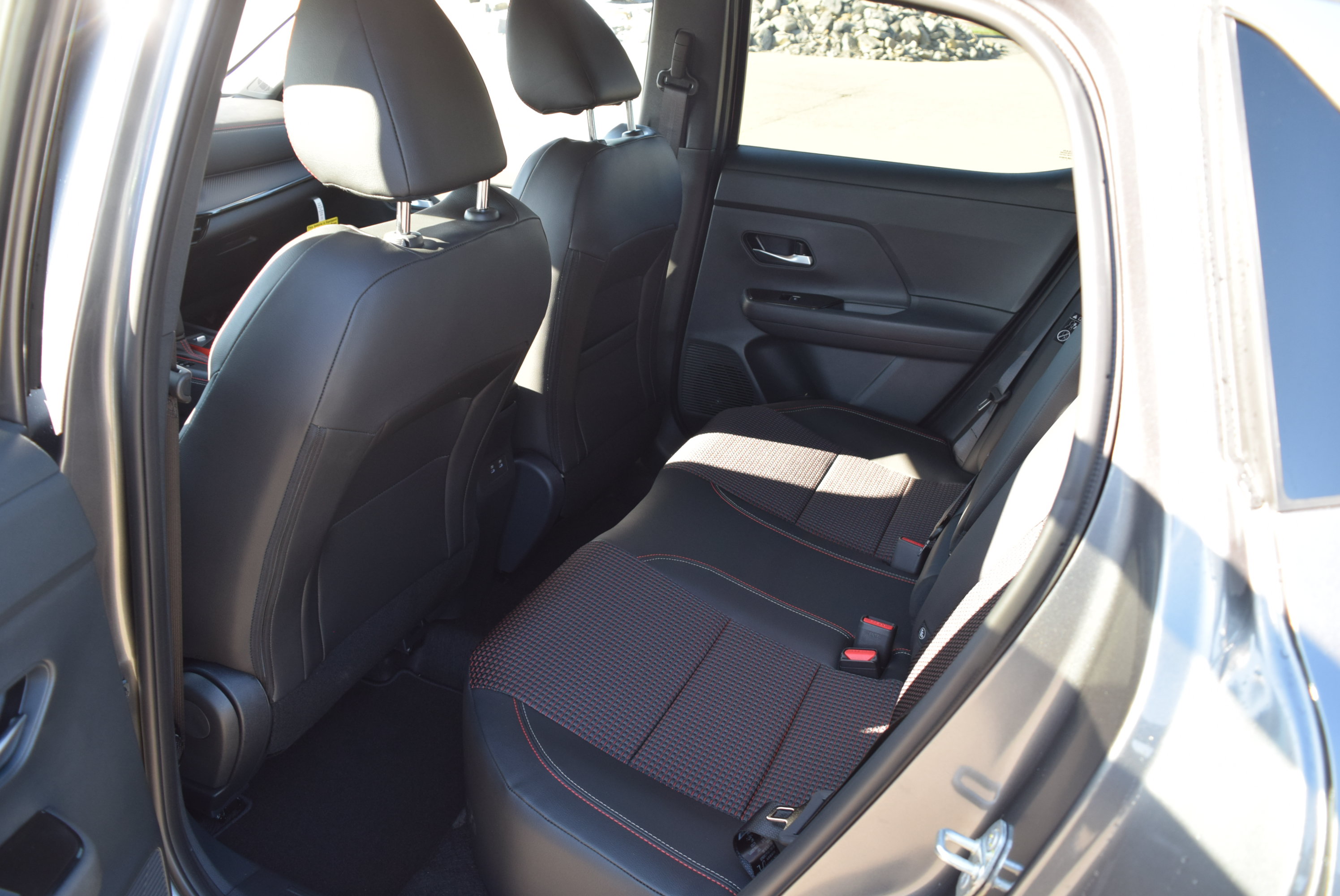 Used 2026 Nissan Kicks SR w/ Cold Weather Package AWD/4WD image 11